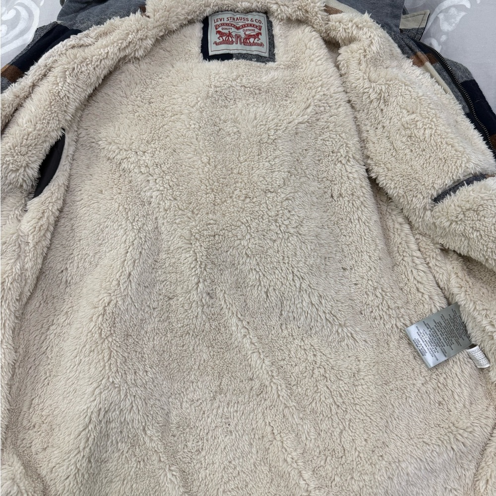 BNWOT Unisex Levi's Cozy Sherpa-Lined Jacket With Attached Hood Size M - Picture 4 of 12